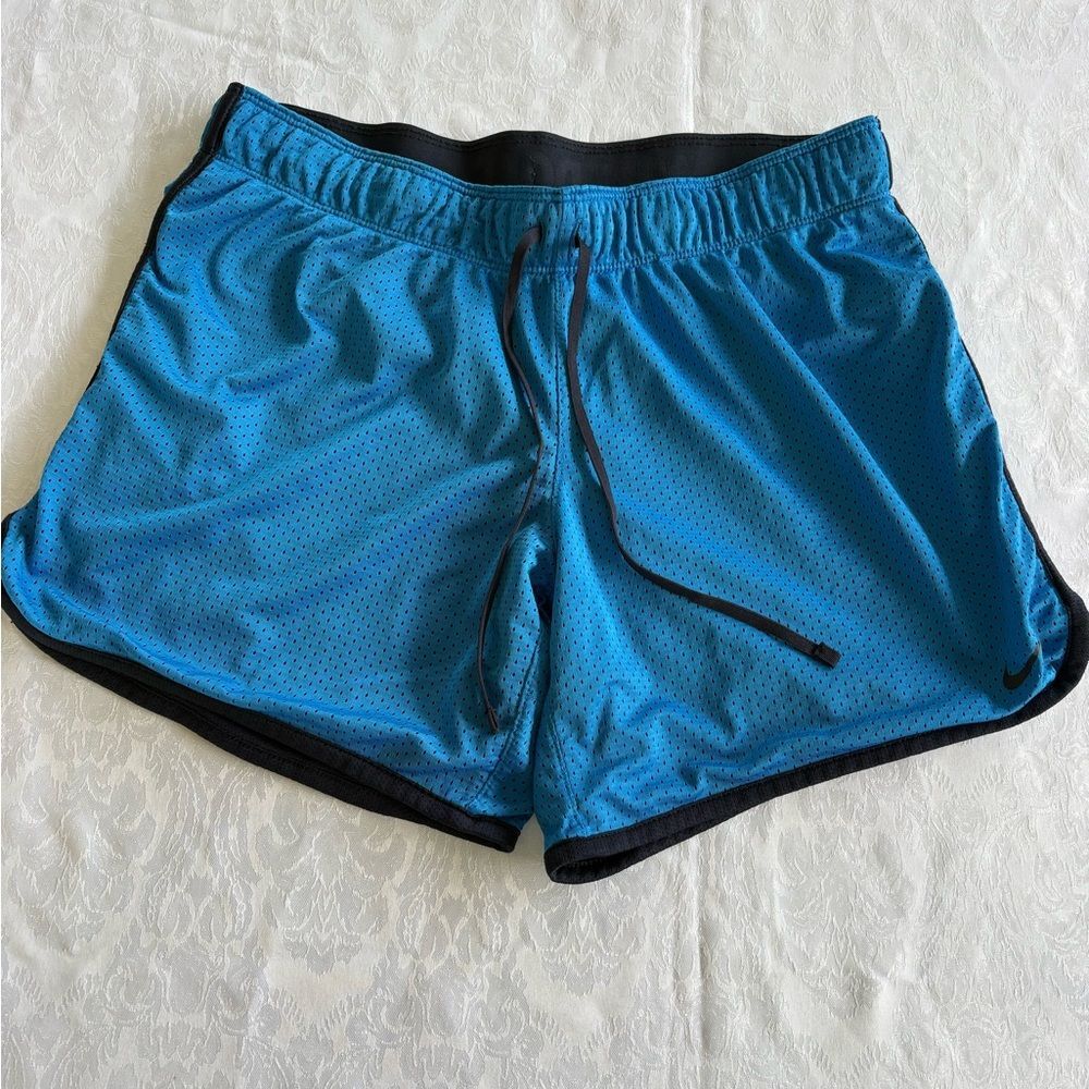 Nike Women's Blue Athletic Shorts size medium